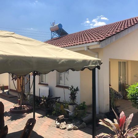 Kwampofu Guest House Хараре Екстериор снимка
