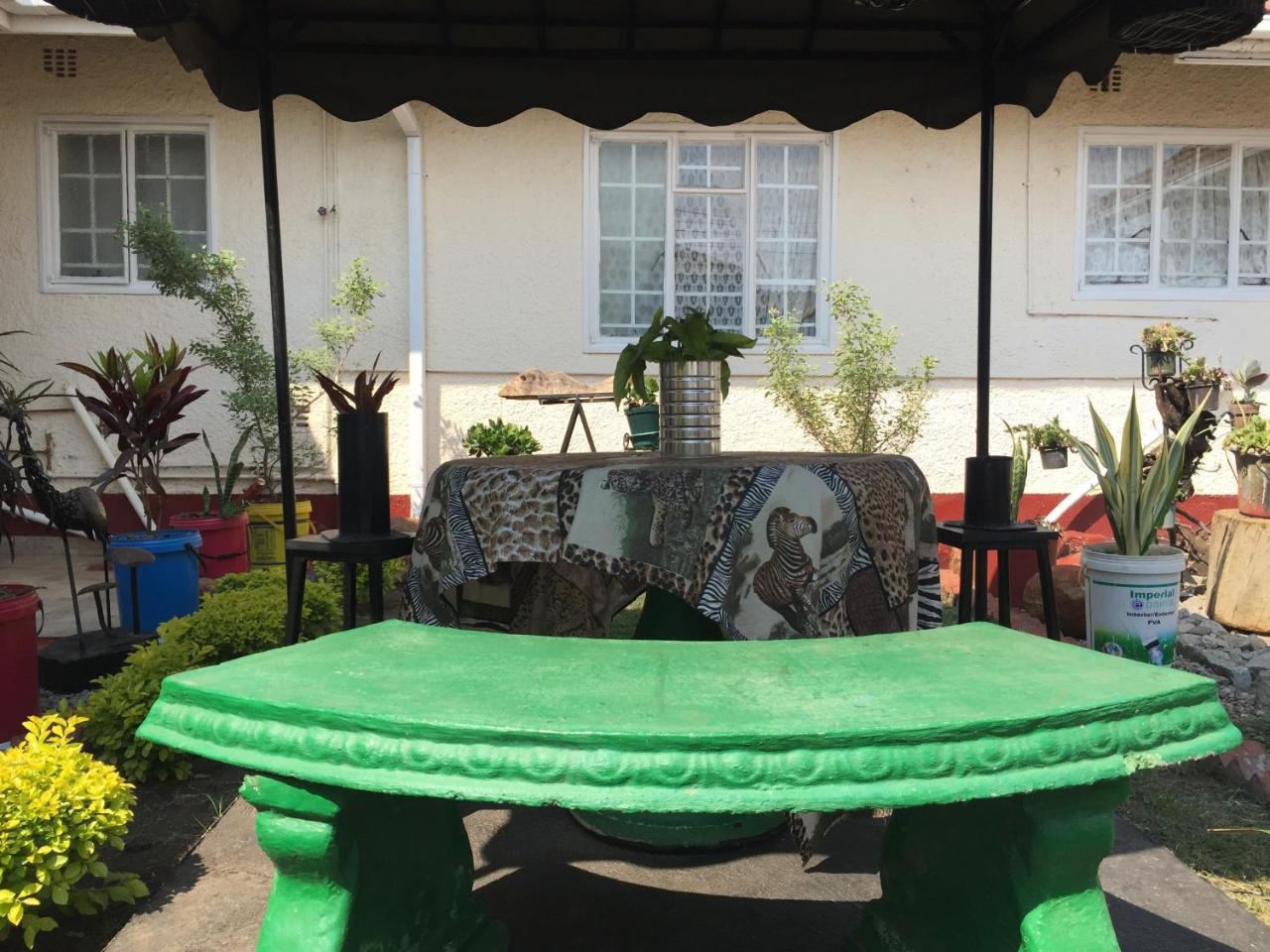 Kwampofu Guest House Хараре Екстериор снимка