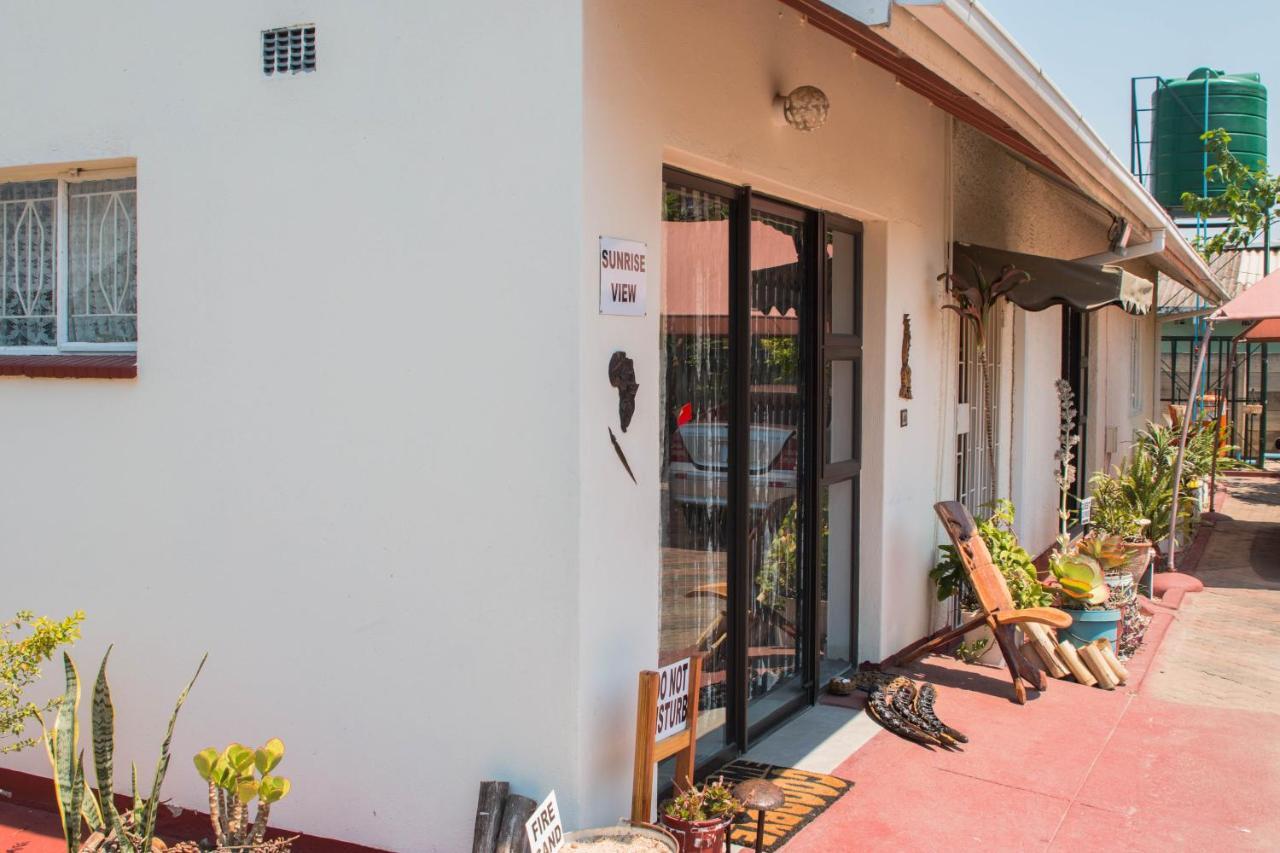 Kwampofu Guest House Хараре Екстериор снимка
